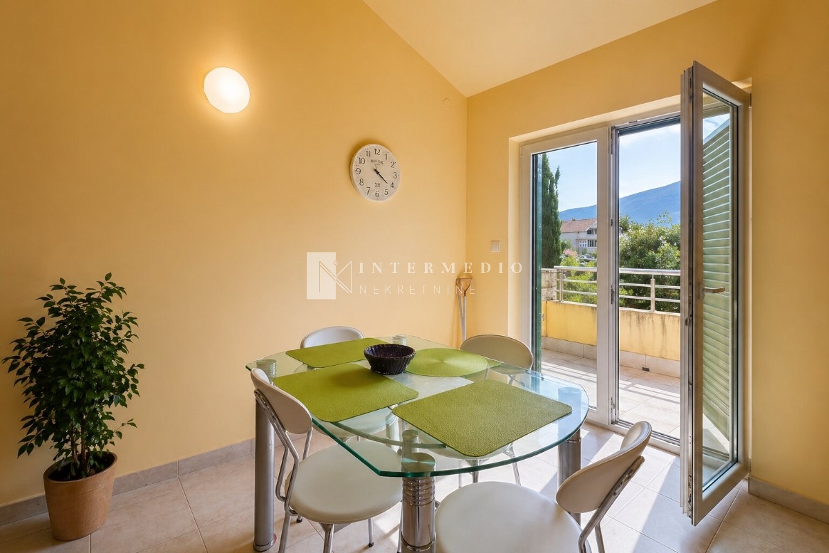 Furnished One-Bedroom Apartment 58 m² – Đenovići, 100 m from the Sea